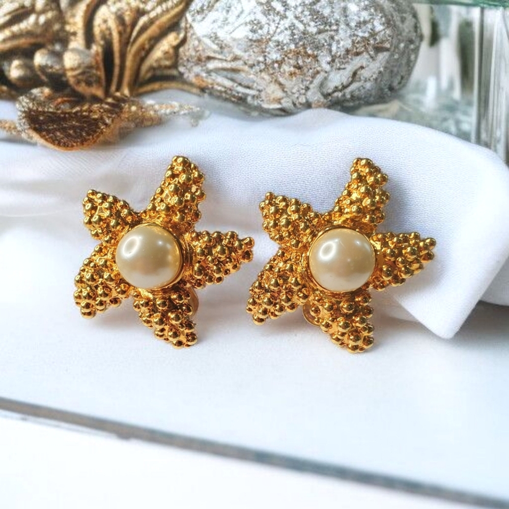 KJL KENNETH LANE Vintage 80's Chunky Sea Starfish Pearl Clip-on Earrings